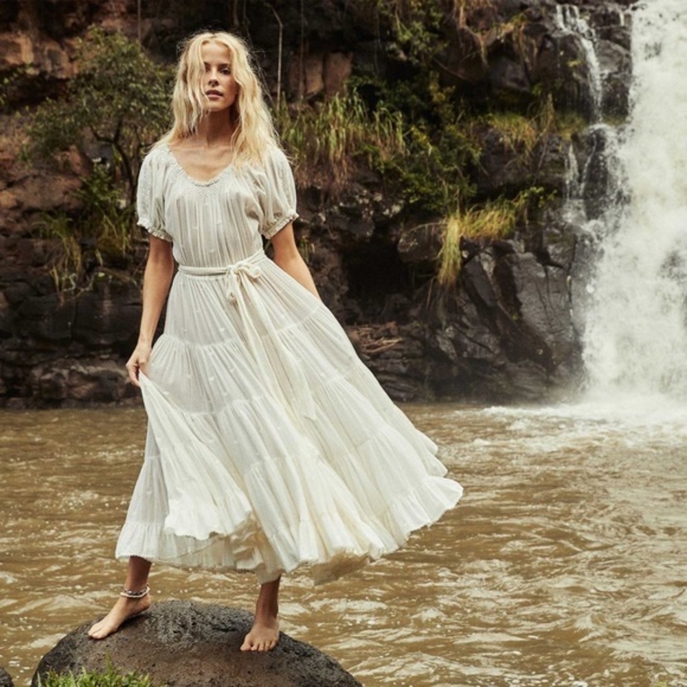 Brand new Dôen Rae dress in the color Salt